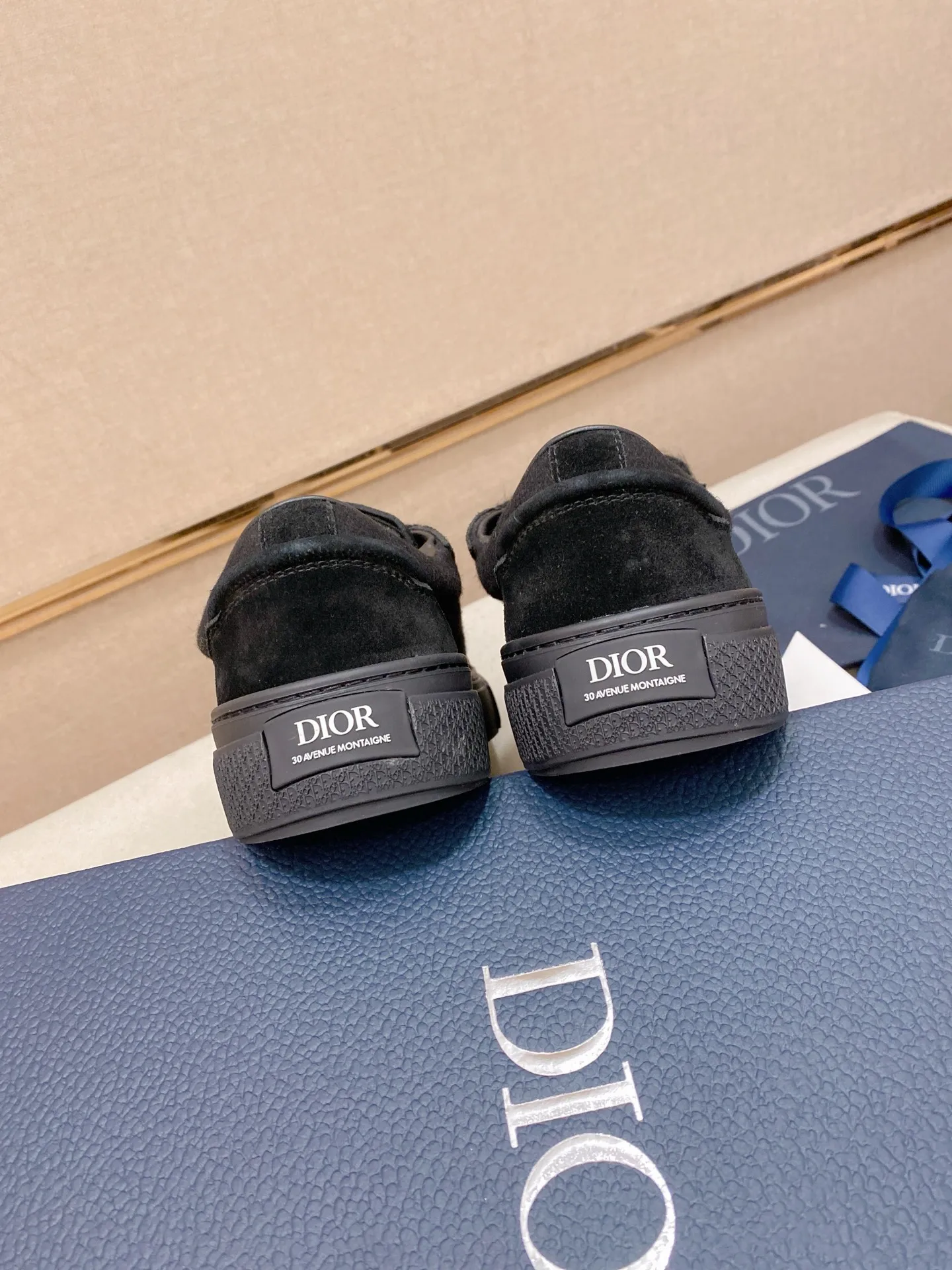 Factory price: 300 Men's shoes 💰[Dior·Dior] Top 🔍Couple style 💏🔍New casual sports style couple shoes, new four-season design, perfect workmanship, lace-up lazy style to create cabinet quality, upper: imported first-layer cowhide, sheepskin lining is soft and comfortable, ultra-light TPU wear-resistant outsole, simple, versatile fashion men's shoes, excellent color code number 35--44